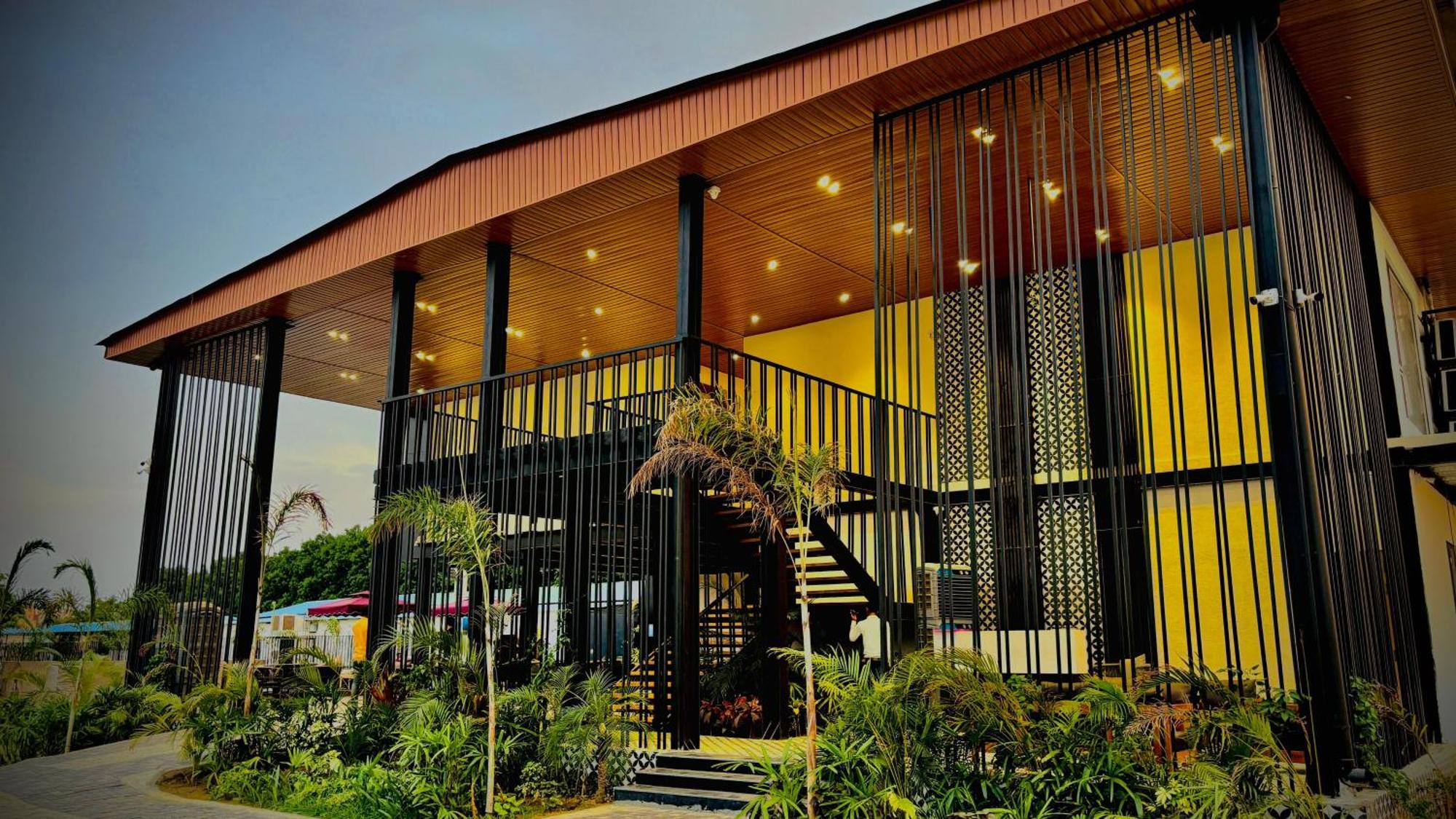 Vintclub Resort Lucknow Esterno foto